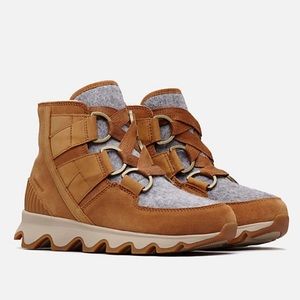 Sorel 9.5 kinetic lace boot